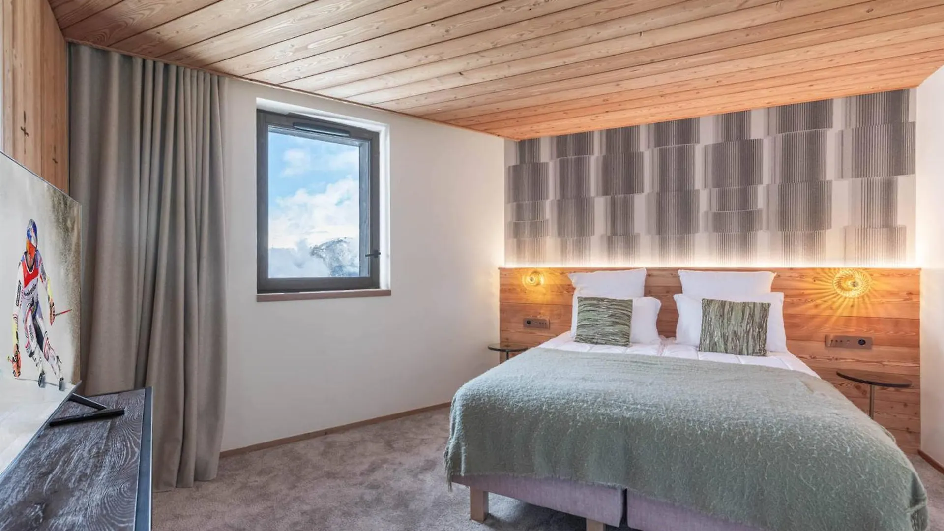 Duplex Neuf A Courchevel 1850, Au Pied Des Pistes Avec Acces Piscine Et Spa - Fr-1-564-101
